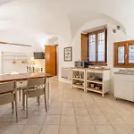 Historic Borgo Campidoglio 3
