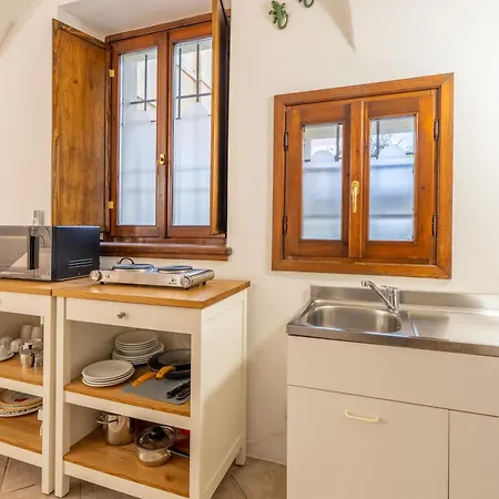Apartment Historic Borgo Campidoglio 3